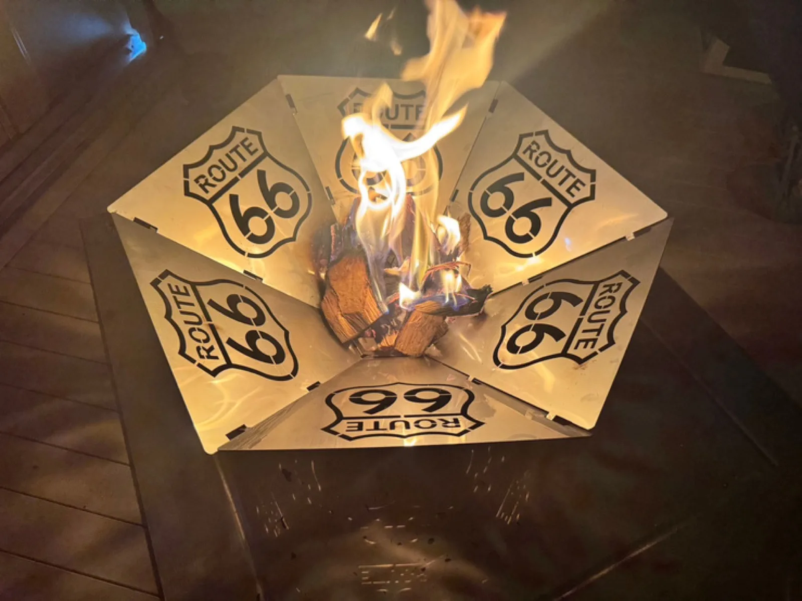 Route66の​ロゴが​入った​焚き火台の​完成品